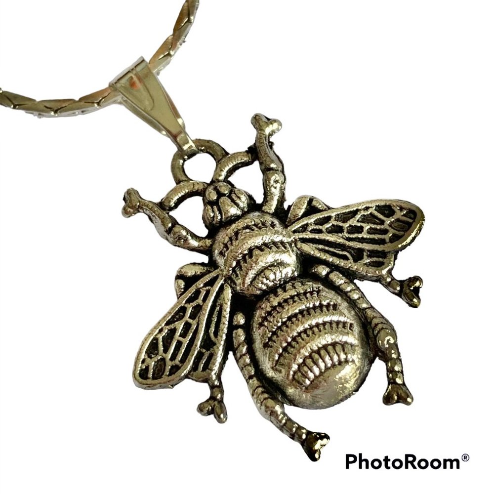 Bumble Bee Necklace Silver Tone Plated 18" Chain Insect Queen